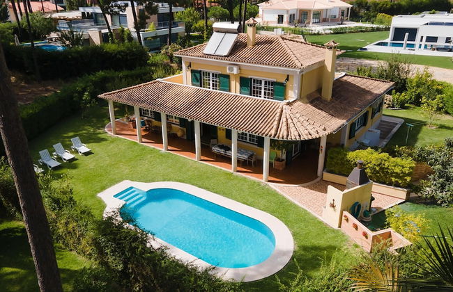 Aroeira Villa Sleeps 10 With Pool - Foto 18
