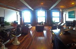 Loft Apartment - Photo 2