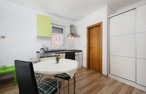 Lichtdurchflutetes Studio-Apartment nur 500 Meter zum Strand mit Grillbereich - Foto 3