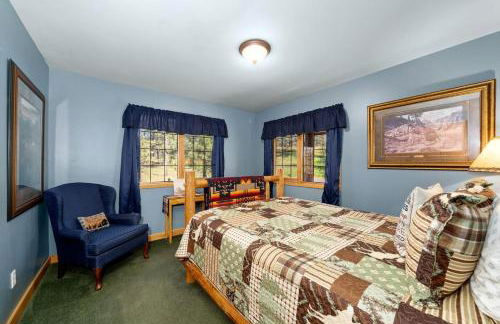 Spacious Rustic Cabin Rental with a Hot Tub in Cheney, Washington - Foto 26