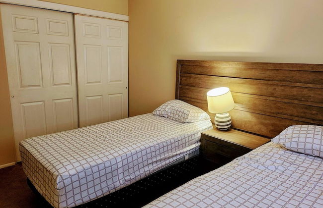 Amazing Clean Large Parking Long Term Avail - Foto 31