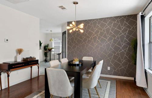 High End Design Home with Pool & Hot Tub Gameroom - Foto 16