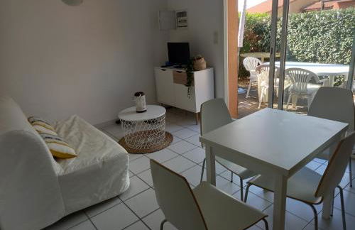 Holidayland Résidence Beau Soleil villa avec piscine - Photo 17