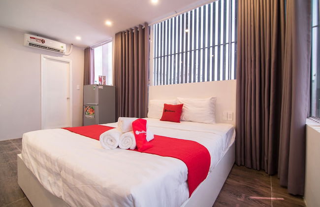 RedDoorz Plus near Tan Dinh Market 2 - Photo 23