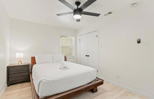 Spacious 4 Bedroom Family Retreat in the Heart of McKinney, TX - Foto 23