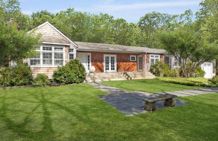 Luxury Sag Harbor Home with Heated Pool & Charm - Foto 2