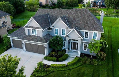 Beautiful relaxing private villa next to a pond smart home and Traeger Grill - Foto 2