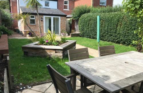 RedButt House, Freshwater, 3 Bedrooms, WiFi, Garden - Photo 14