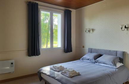 Lovely Modern 6-Bed Retreat Near 3 Swimming Lakes, Perfect for Families - Foto 23