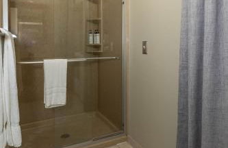 Lakefront Family Home Private Dock with Huge Views - Foto 27