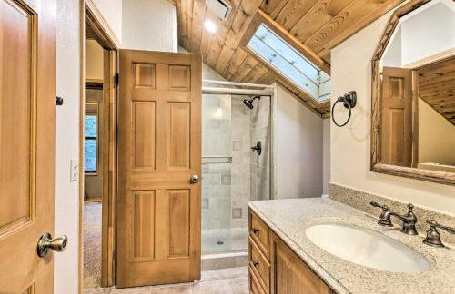 Spacious Pine Mountain Club Cabin with Fire Pit - Foto 20