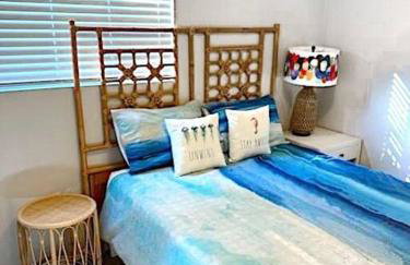 Coastal Charm · Modern Comfort · Ocean View! - Foto 1