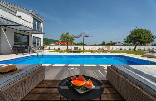 Villa Anja is a 4 bedroom villa with a 32 sqm heated pool near Imotski - Foto 43