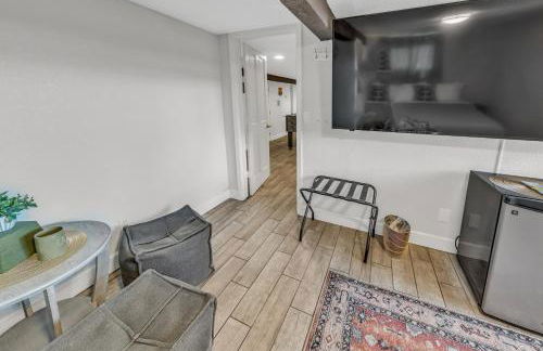 NEW! HUGE 5BR Mountain Views Game Room Hot Tub Lawn Games BBQ - Photo 74