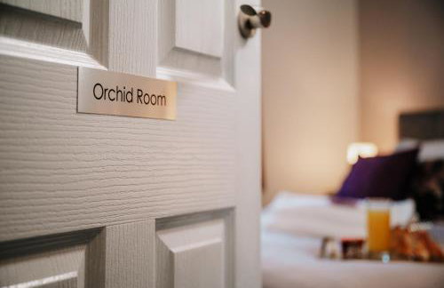 Spacious 4-bed Ample Parking Fast WiFi Contractor Family Friendly - Photo 10