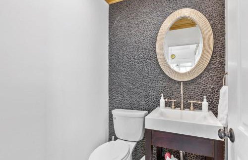 The Modern Castle Canal View Access Rooftop Living Greenhouse VlLLAS - Foto 28