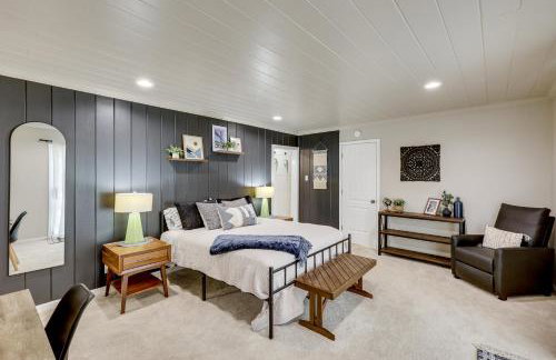 On-Site Creek and Spacious Yard Family Gem in Royal - Foto 15