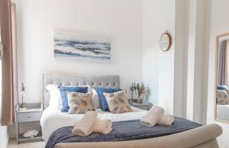 Charming Beachside Town House - Photo 32