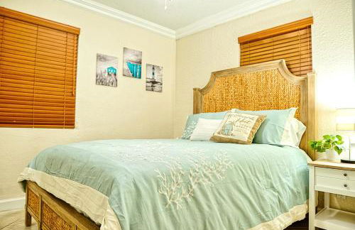 Tiki Hut Pool 4 BR Coastal Cottage Dream Vacation - Foto 7