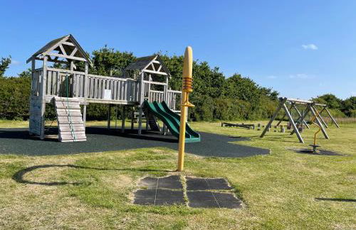 Family friendly 3 bedroom bungalow - Photo 21