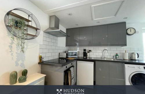 Contemporary 1 Bedroom Apartment - Foto 2