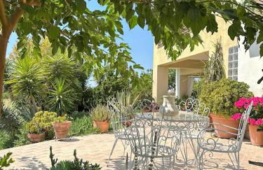 Comfortable Home - Photo 22