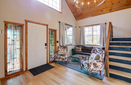 Modern-Rustic Love Cabin in Cosby Deck and Grill - Foto 5