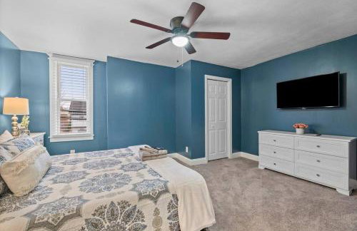 NEW! High-end Manchester Home w/ a hot tub - Foto 30