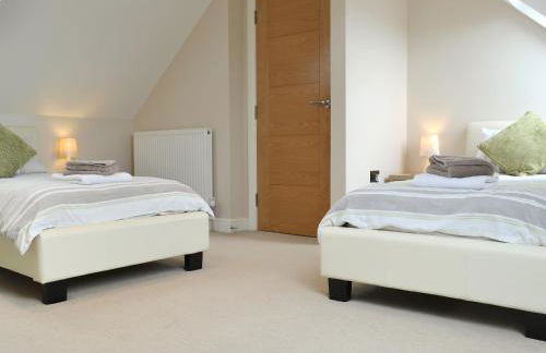 Oswald House - Photo 12