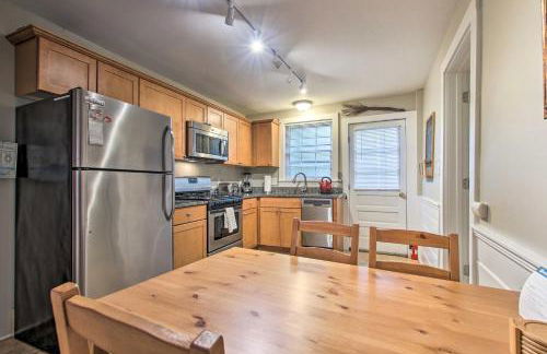 Inviting Salem Apartment Near Waterfront and Museums - Foto 14