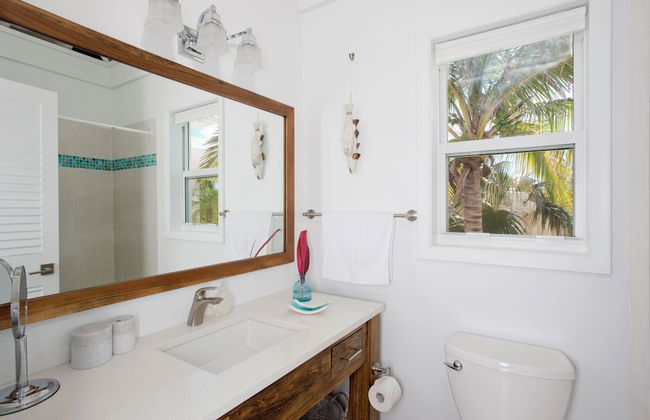 Touch Of Class Cottage: Beachfront Oasis - Foto 12