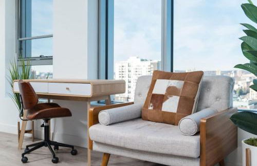 High Rise Retreat w City Skyline Views Shared Gym - Photo 53