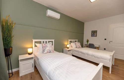 Villa Pietro with a heated Saltwater pool - Photo 28