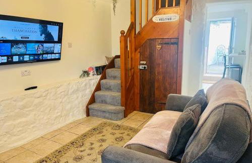 Charming Brecon Beacons Cottage with Parking - Foto 26