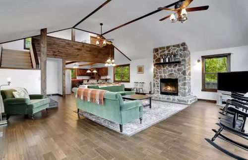 5 Bedroom Suites Hot Tub Jacuzzi Tub & Game Room - Photo 6