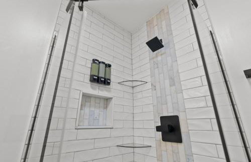 Creekside Stay | Peaceful Cottage | Elkhorn - Foto 6