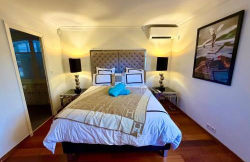 Prestigious villa in Cannes with stunning sea views - Photo 24