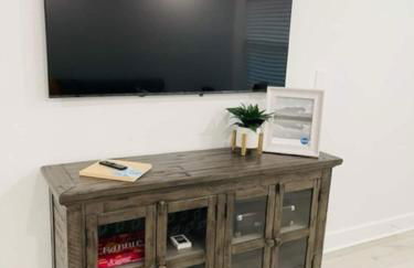 Walk Everywhere! 1-Bedroom Gem in Downtown Hub - Foto 31