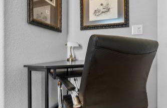 The Price House - Photo 35