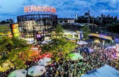 Suburban Jungle - Foto 63