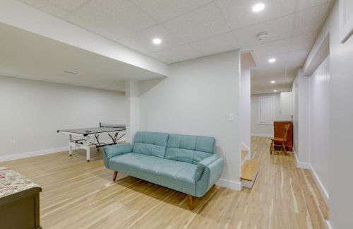 Sun-Dappled Retreat - Walk to Wickaboag Lake! - Foto 17