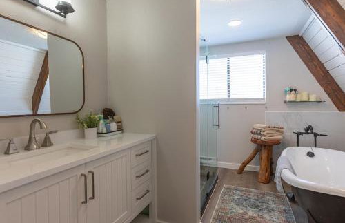 Cedar Creek Chalet - Snowmobilers Dream - Hot tub - Foto 27