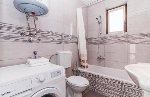 4 Bedroom Amazing Home In Benkovac - Foto 36