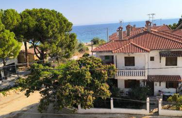 Garden and Sea - Photo 17