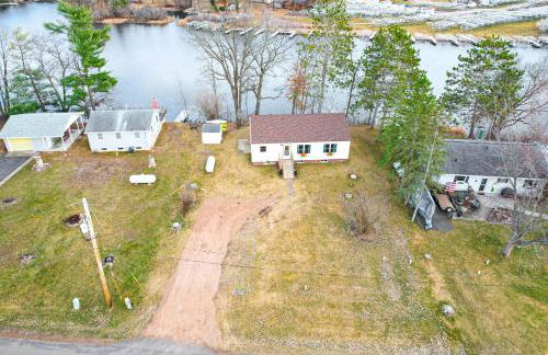Birchwood Cottage with Red Cedar Lake Access! - Foto 29