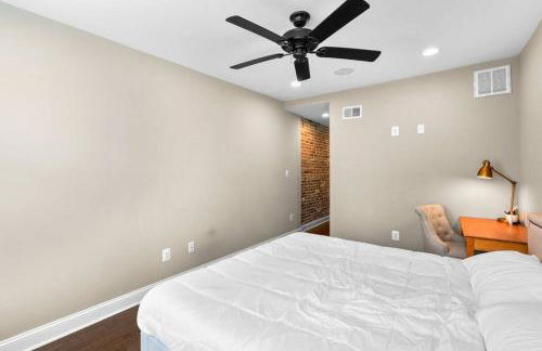 Federal Hill Luxury with Parking & Harbor View Rooftop - Foto 21