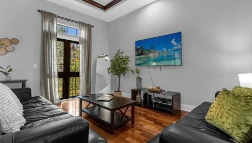 Sun, Fun & Summer Getaway - TownHome by Disney! - Foto 4