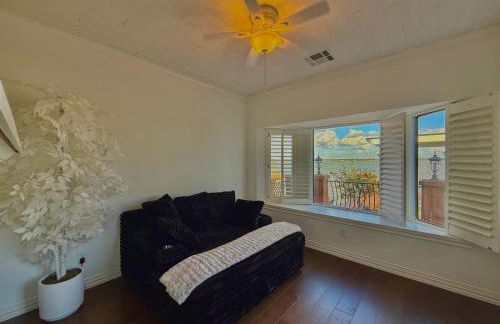 Lakefront Oasis - Photo 37