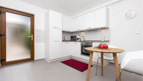 1 Bedroom Nice Apartment In Mali Losinj - Foto 3