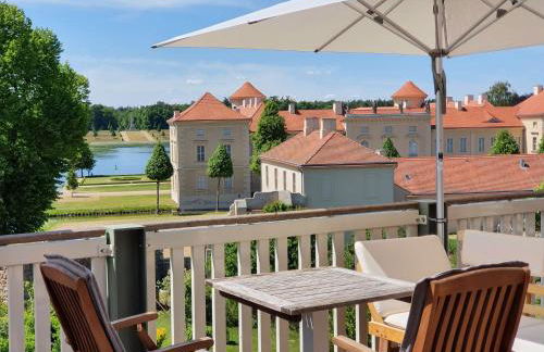 LoggiaHaus am Schloss, 5 Ferienwohnungen, teils mit Schloss- und Seeblick - Foto 1